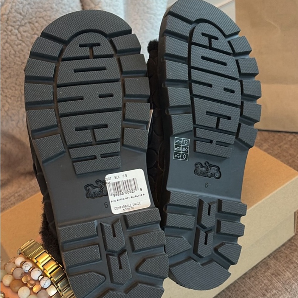 Coach Sherpa Black Fuzzy Double-Strap Slide Sandals size 6 new - Picture 8 of 8